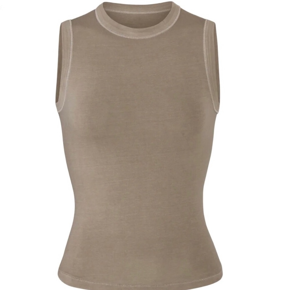 SKIMS outdoor tank XS